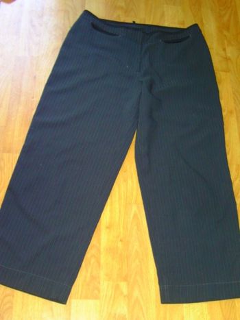 Pantacourt SOLOLA noir et fines lignes, écritures taille L TBE