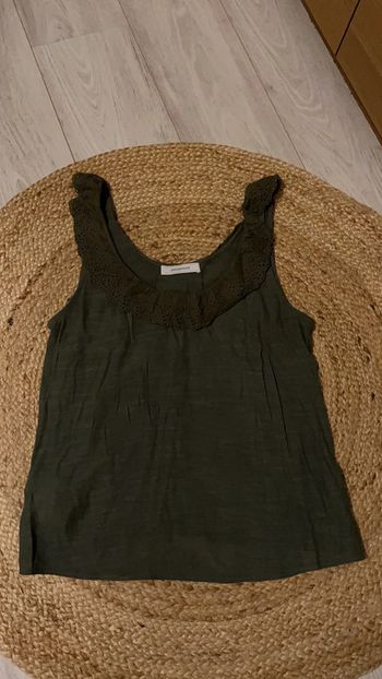 Débardeur léger détail dentelle