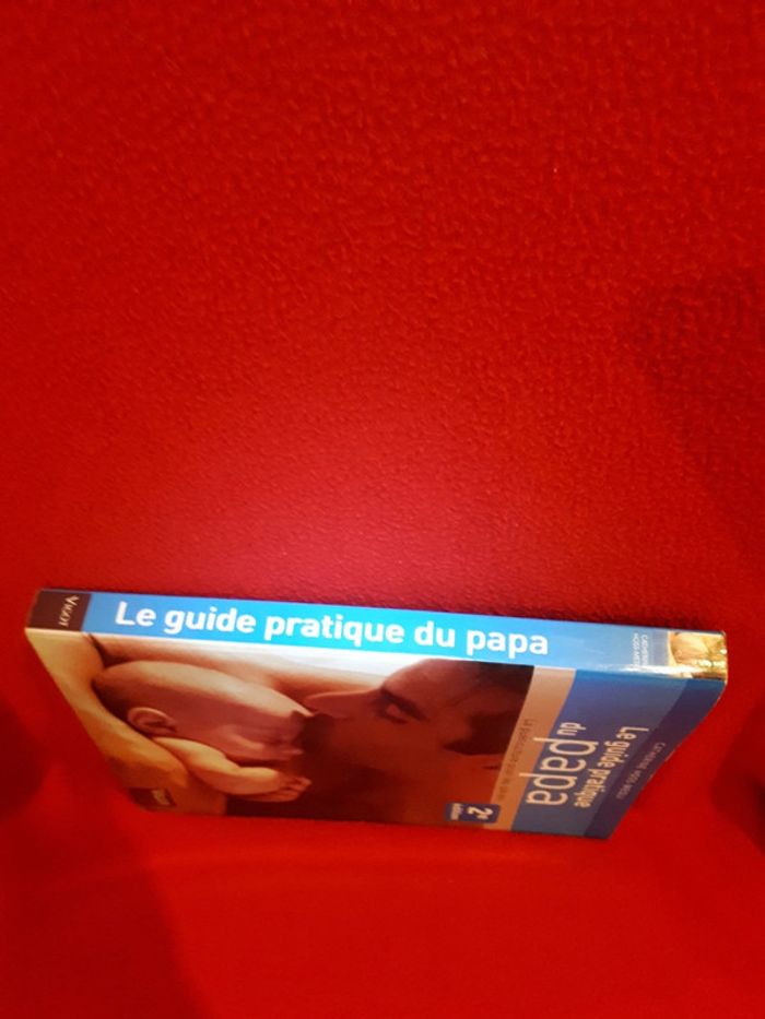Livre " Le guide pratique du papa " - photo numéro 3