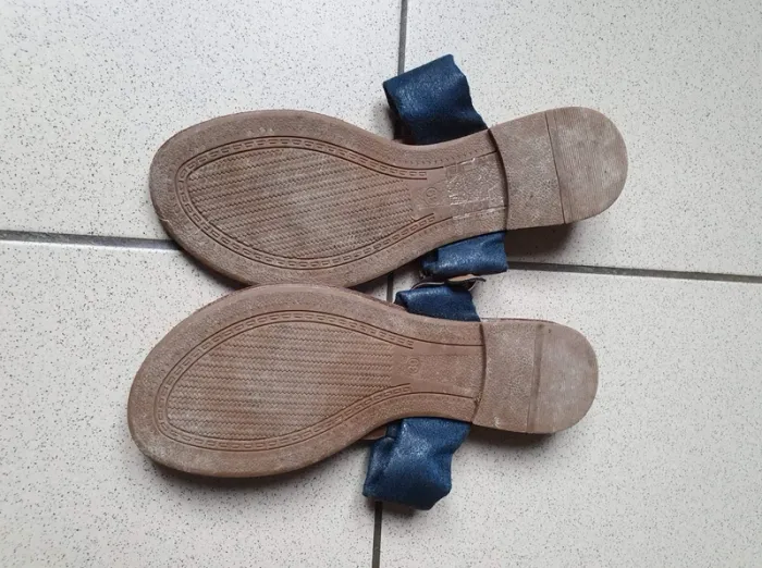 Sandales bleues - photo numéro 4