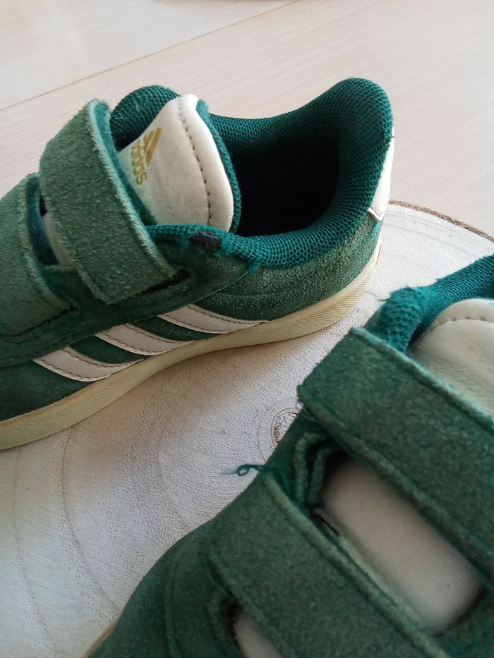 Baskets vertes à scratch Adidas taille 27 - photo numéro 2