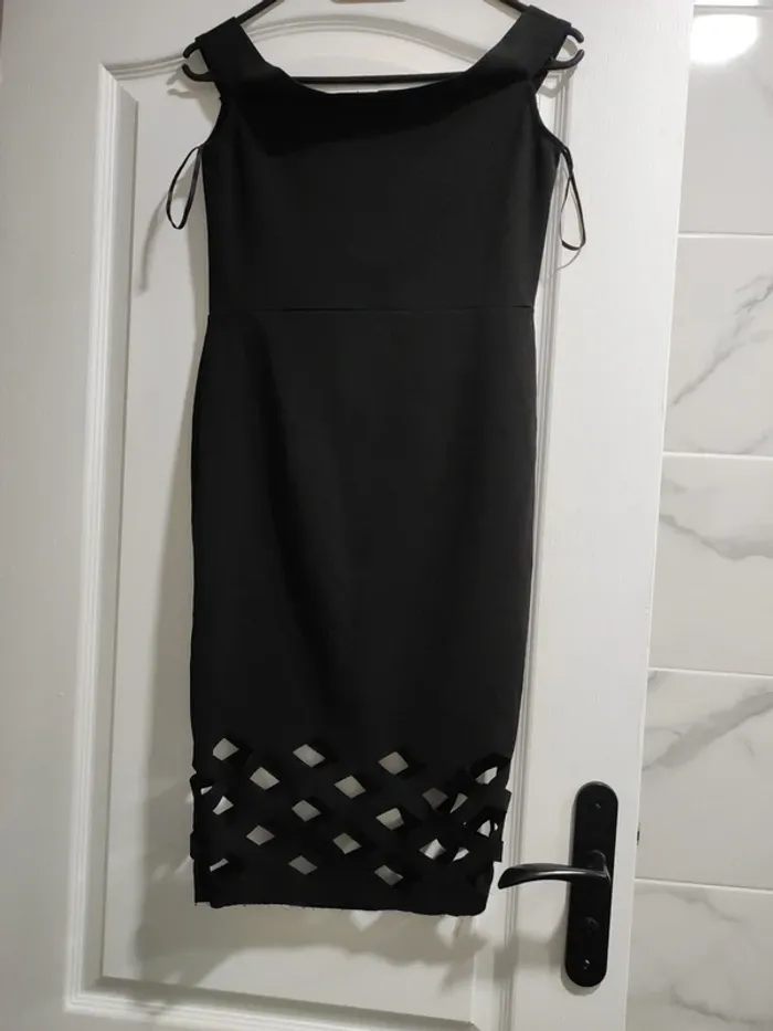 Robe noire - photo numéro 3