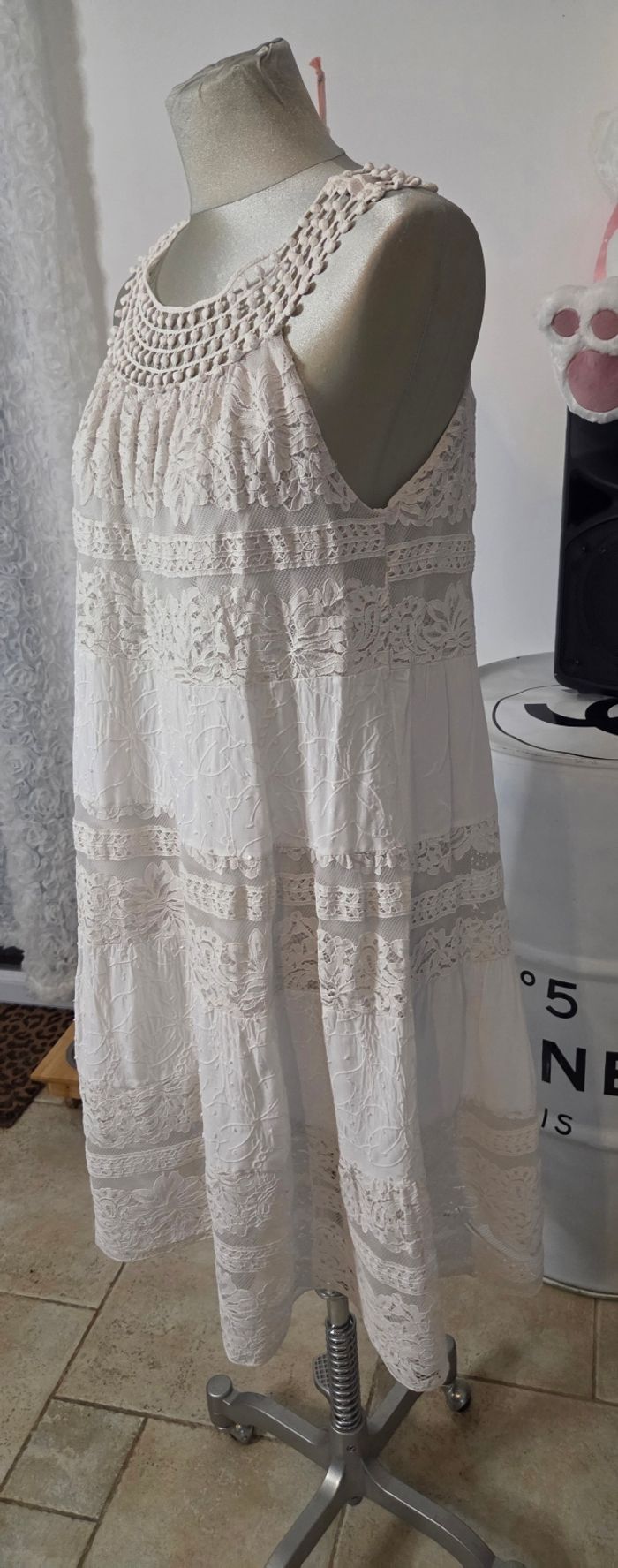 Robe Blanche Dentelle Bohème Chic – Made in Italy – Fluide & Élégante - photo numéro 3