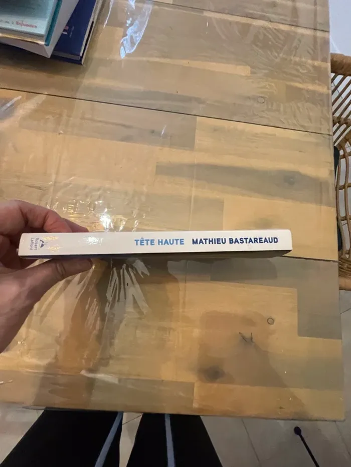 Tête haute - photo numéro 2