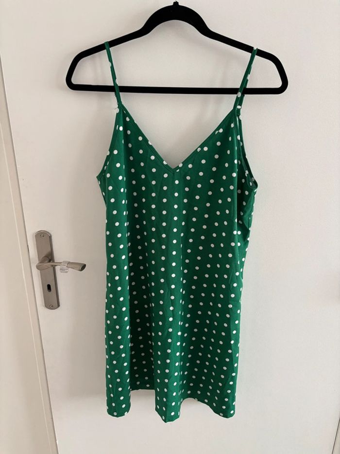 Robe verte à pois