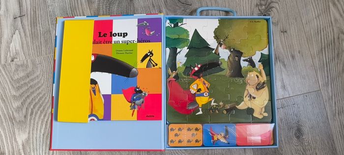 Ma malette Loup Très bon état/neuf - photo numéro 3