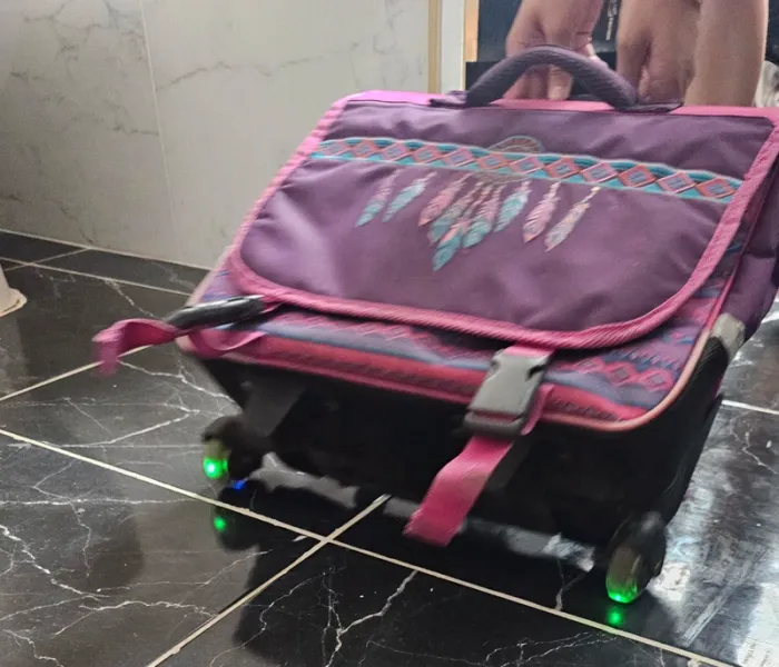 Cartable a roulette lumineux - photo numéro 8