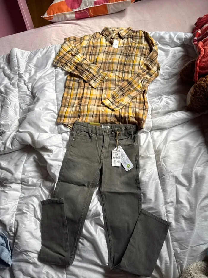 Ensemble jean et chemise neufs avec étiquette taille 12 ans