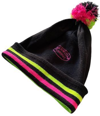 Joli bonnet de ski noir et coloré « Super Pompon »