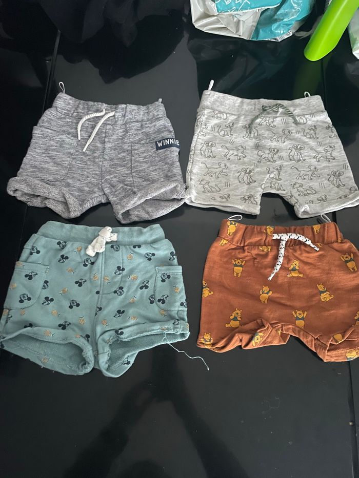 Lot de 4 shorts 9mois Disney