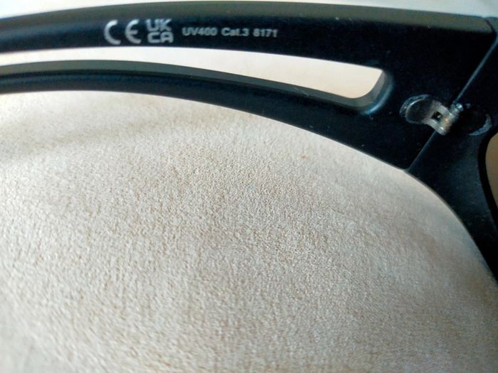 Lunettes de soleil noires – style sport et urbain - photo numéro 5