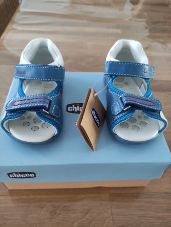 Sandales garçon" Chicco" taille 20