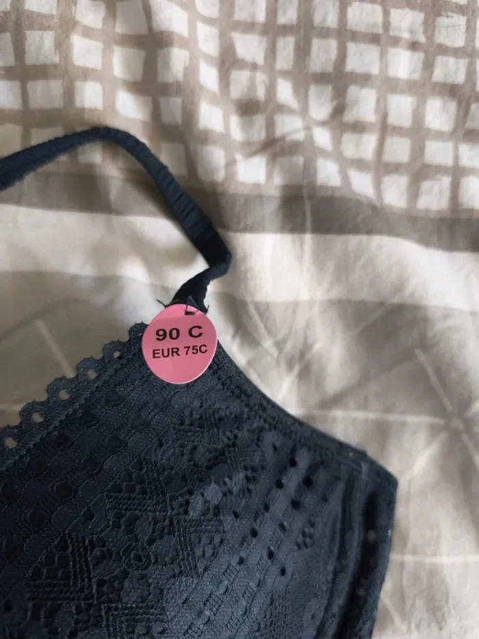 Soutien gorge - photo numéro 2
