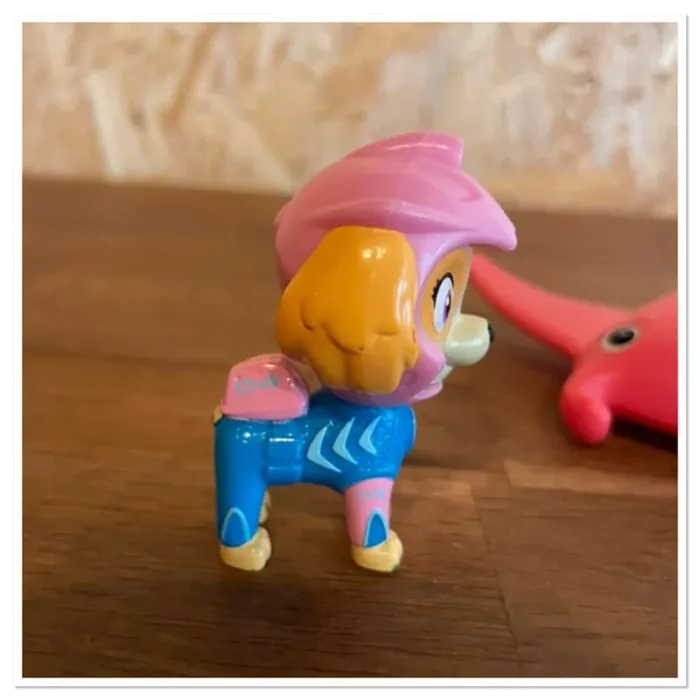 Idée Cadeau 🎁 Figurine Aqua Pups de Stella avec avec sa raie manta de la Pat Patrouille Paw Patrol - photo numéro 6