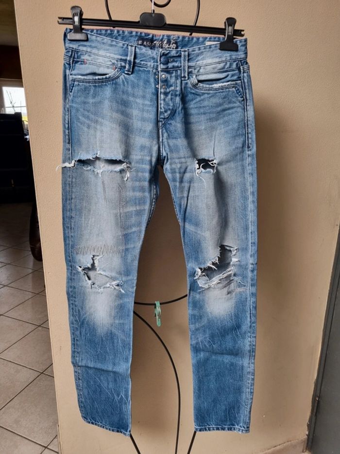 Jeans à trous