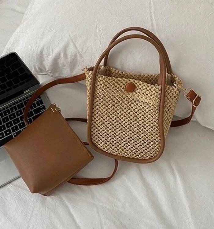 Petit sac à main avec bandoulière en paille tressée marron - photo numéro 6