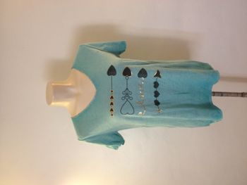 T shirt bleu clair nuancé ✧ motifs coeurs ✧ manches courtes ✧ look féminin