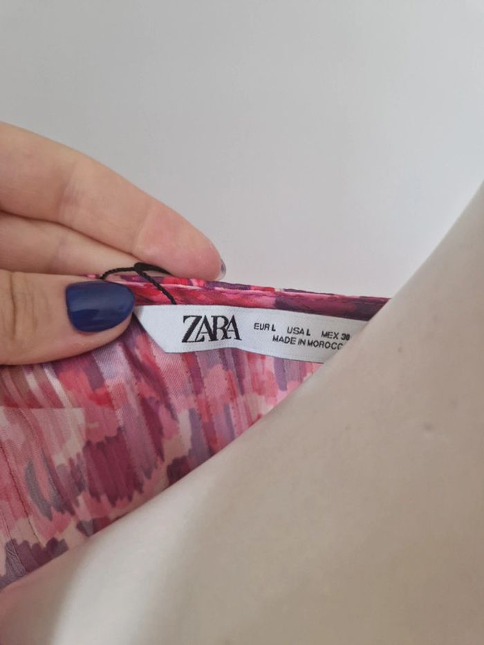 Robe zara volants rose manches courtes motifs violets col V taille élastique - photo numéro 5