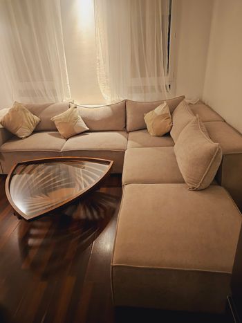 Canapé bon état  avec la table