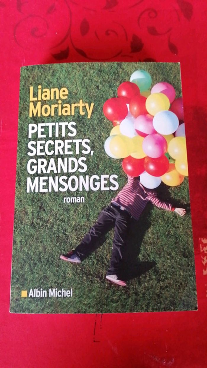 Petits secrets, grands mensonges