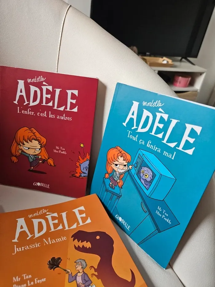 Lot 9 livres Mortelle Adèle - photo numéro 5