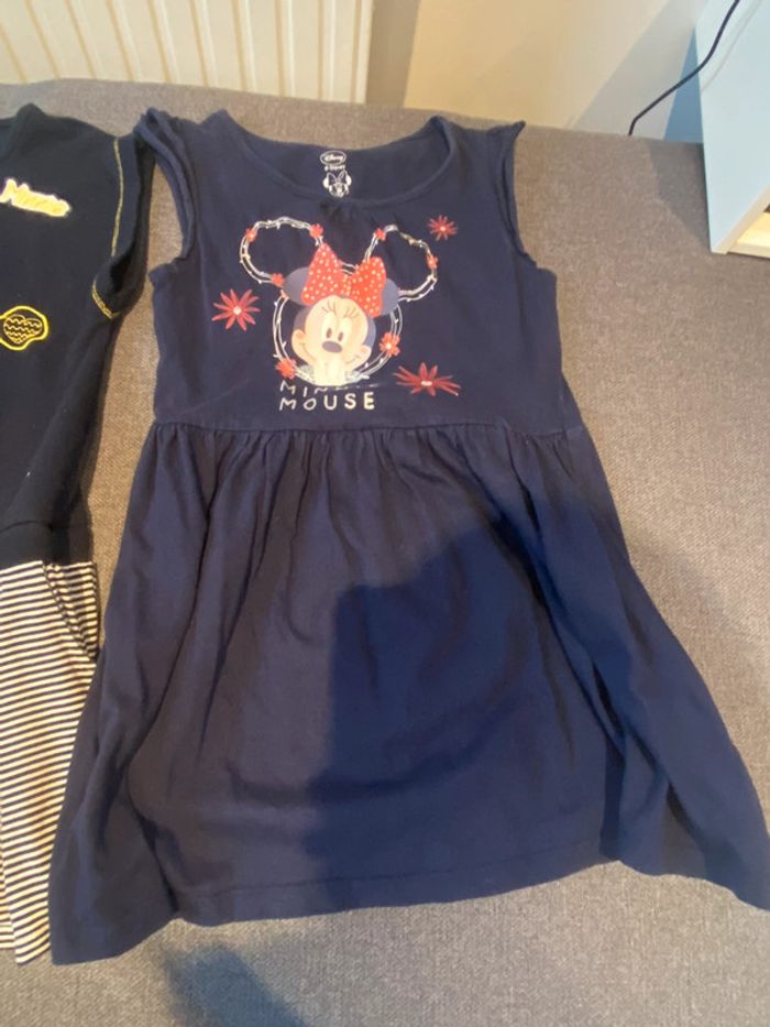 Lot de 2 robes Disney minnie 5-6 ans - photo numéro 3