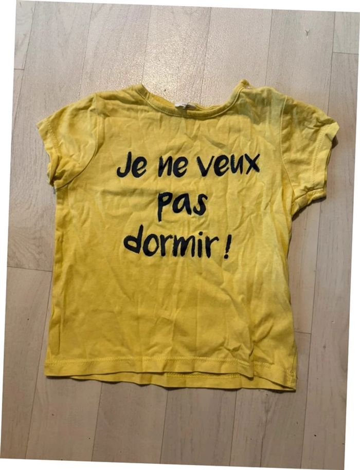 T-shirt jaune 18 mois « je ne veux pas dormir » manches courtes