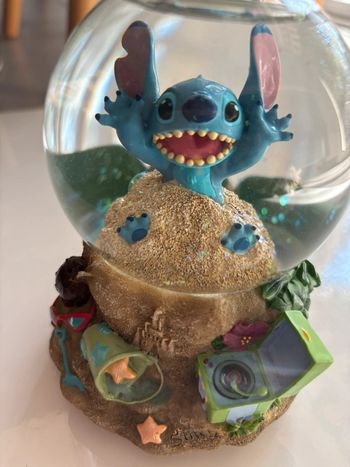 Snowglobe musical Lilo et stitch boule pailletée