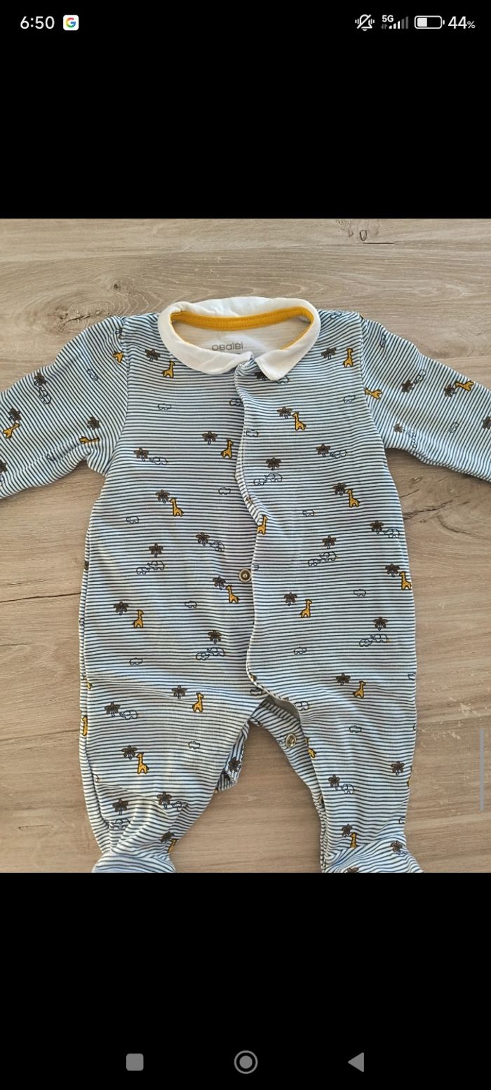 Pyjama taille 1 mois - photo numéro 2