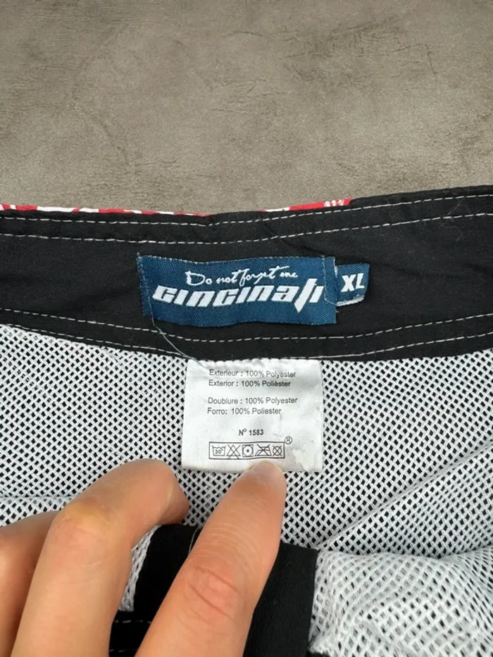 Short de Bain Vintage Noir et Rouge Logo Brodé Taille XL - photo numéro 8