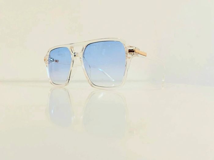 Lunette de soleil mixte transparente verres bleus dégradés UV protection catégorie 1 - photo numéro 3