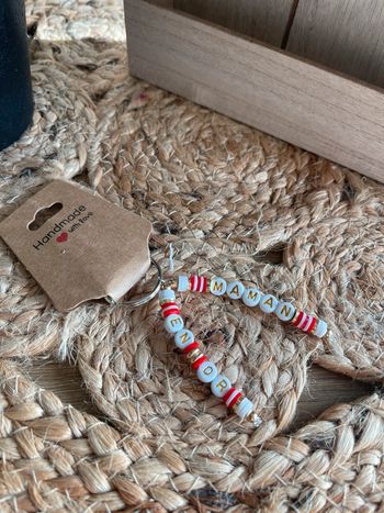 Porte clé perles lettres