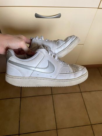 Baskets Nike blanches 38,5