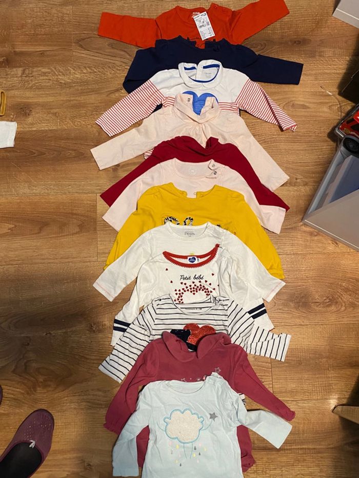 Lot 32 vêtements en 12 mois