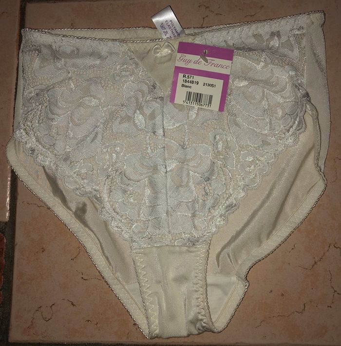 Slip Guy de France neuf dentelle S