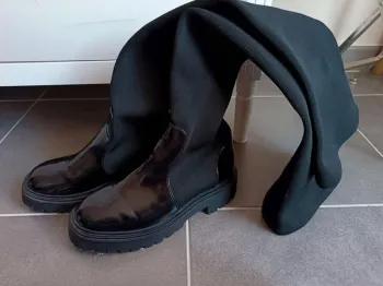 Bottes cuissardes  chaussettes vernis