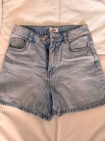 Short en jean tape à l’œil taille S 16 ans