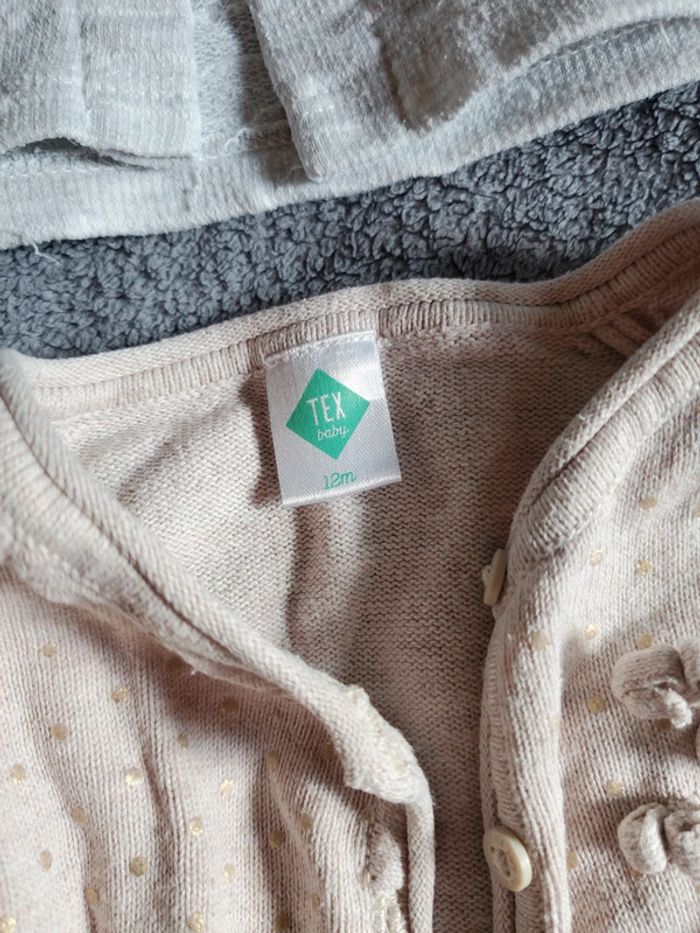 Lot 2 gilets 12 mois - photo numéro 2