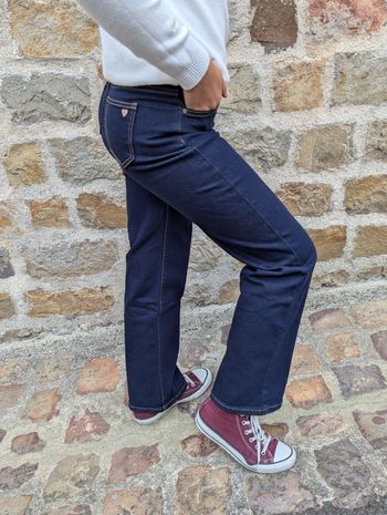 Jean large Québec bleu foncé brut
Taille 16 ans
