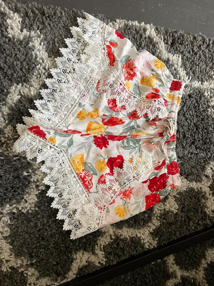 Short fleurie et en dentelles - photo numéro 3