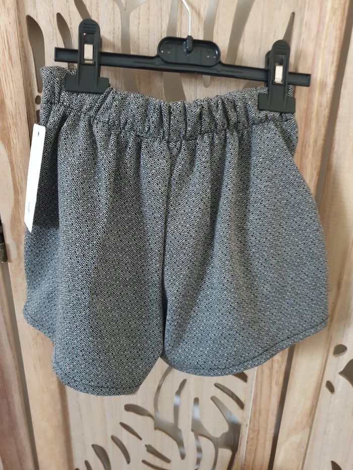 Jupe short 8 ans - photo numéro 3