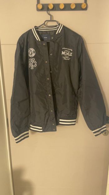 Blouson mi-saison Kiabi – Style américain