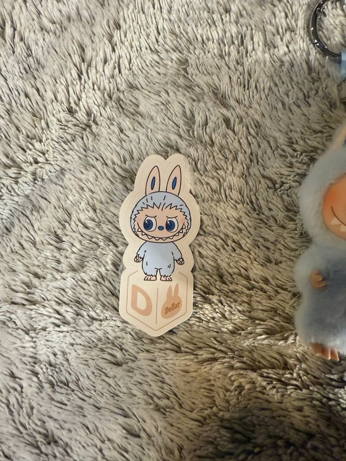 Labubu pin for love lettre D - photo numéro 3