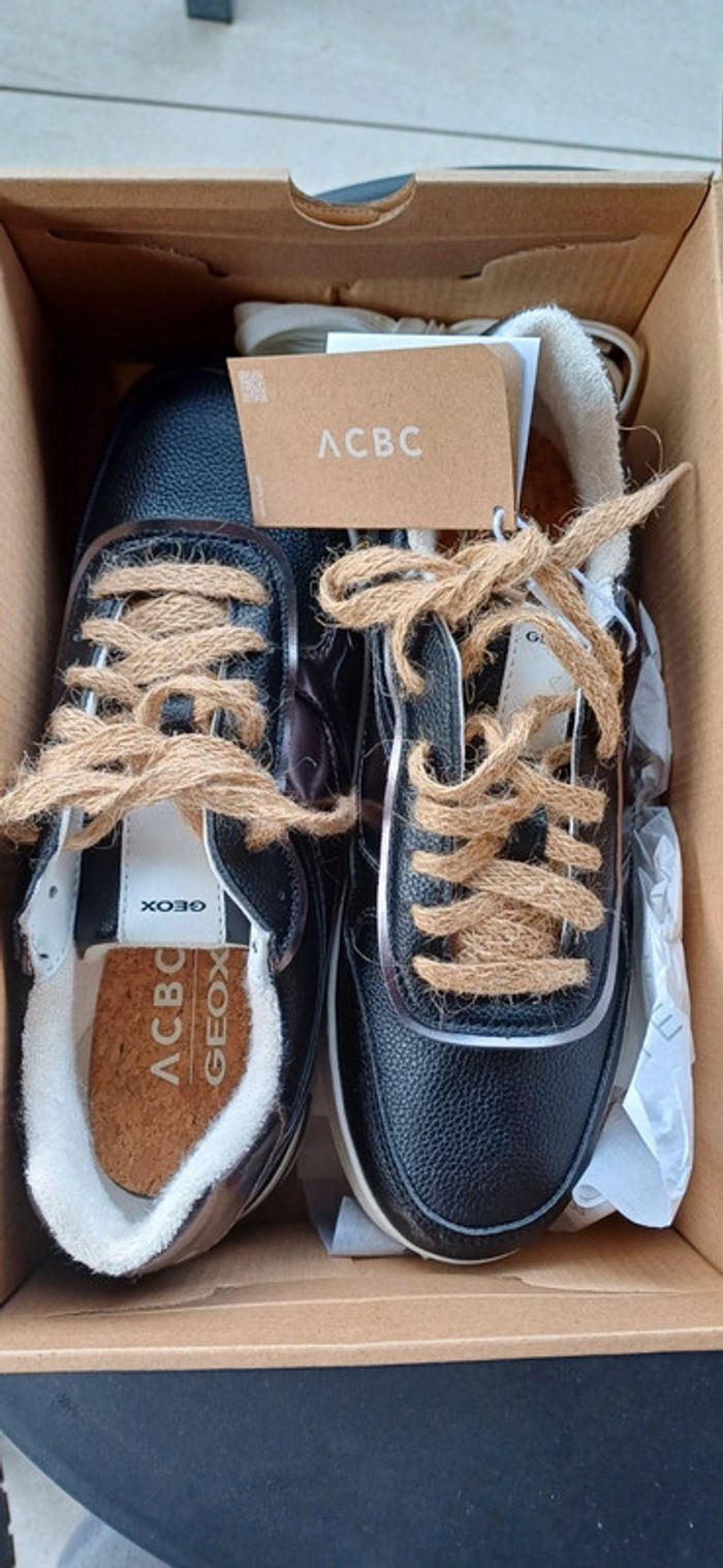 Paire de baskets sneakers geox jaysen noires pointure 37