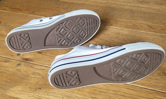 Converses basses blanches tailles 34 - photo numéro 6