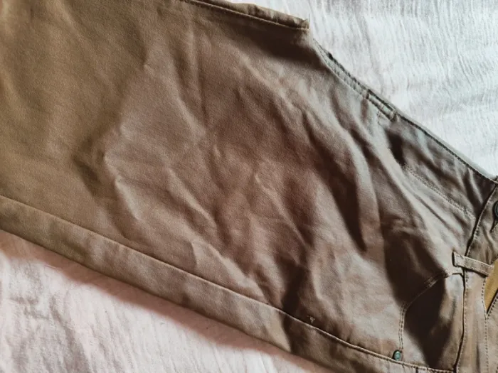 Superbe pantalon enduit femme taille 40 Camel avec reflets - photo numéro 4