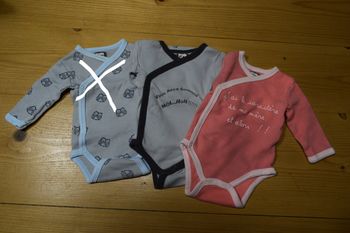 lot de 2 bodies naissance