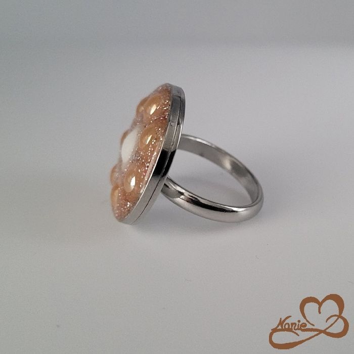 Bague ajustable ronde argentée avec des mosaïques orange et blanche - photo numéro 3