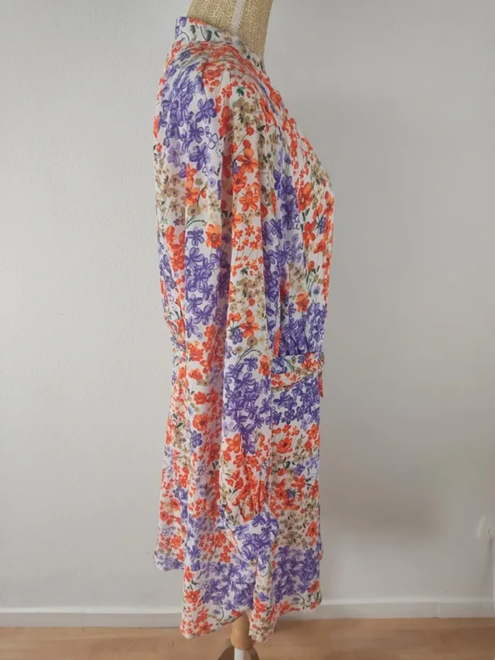 Robe mi-longue manches longues cache-coeur motif fleuri multicolore taille 56 Bodyflirt neuve - photo numéro 3