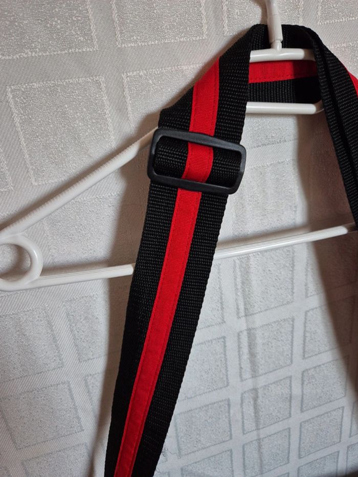 Sac noir et rouge Hugo Boss - photo numéro 4